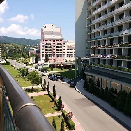 Апартамент Sandapart Plaza Studio Слънчев бряг